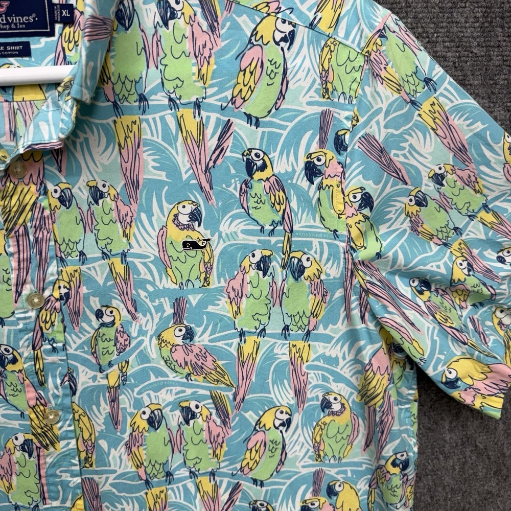 Vineyard Vines Whale Shirt Button Up short sleeve Parrots Hawaiian Men's size XL - Picture 4 of 10